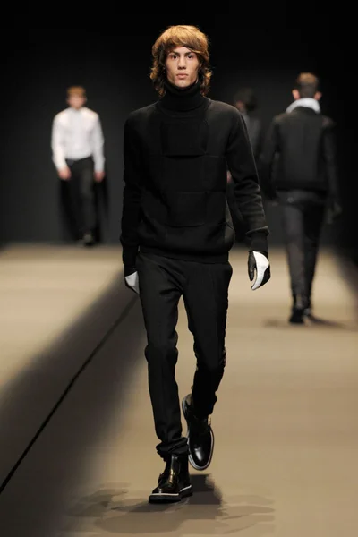 Look 13